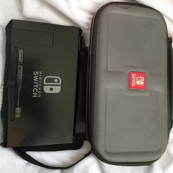 Nintendo Switch Bundle - Picture 3 of 8